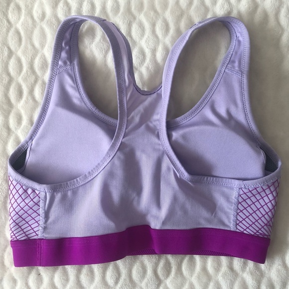Nike Women's Sports Bra - Picture 2 of 2